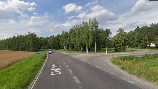 Skrzyżowanie pod skosem zbyt niebezpieczne. Mieszkańcy proszą o rondo