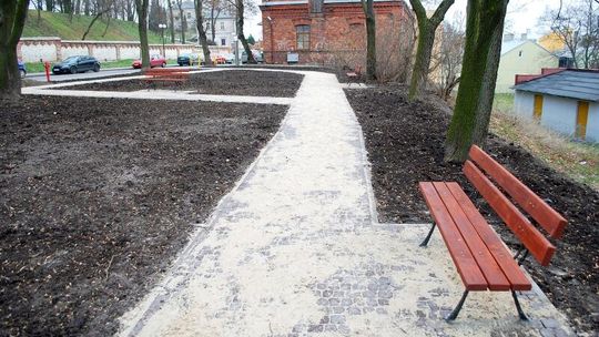 Skwer przy szkole muzycznej gotowy