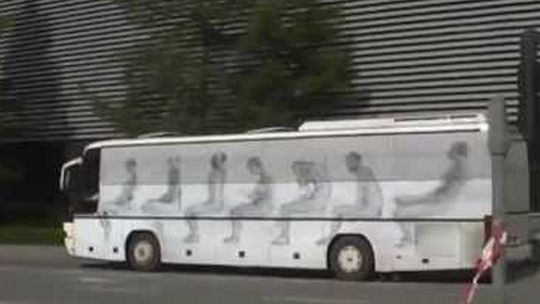  \"Ślady niematerialne\" na autobusie PKS Kielce