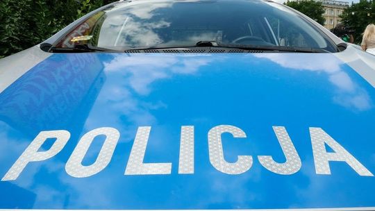 Śledczy: Ojciec z premedytacją wjechał w busa, którym jechały dzieci