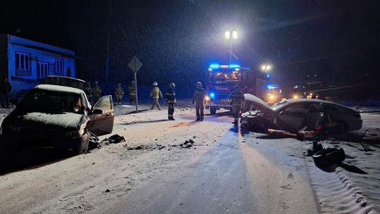 kolizja drogowa, zima, Piotrowice