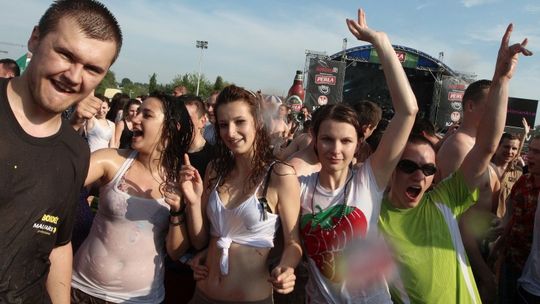 Ślizg na klacie i bitwa na balony z wodą na juwenaliach (zdjęcia)