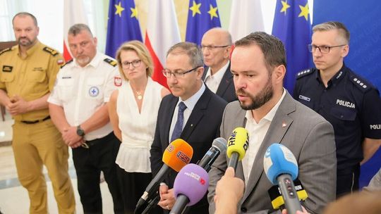 Służby gotowe do wakacji. Będą kontrole autokarów i kąpielisk