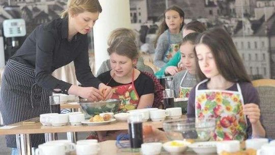 Smacznie, zdrowo i z wdziękiem. Warsztaty kulinarne dla dzieci [zdjęcia]