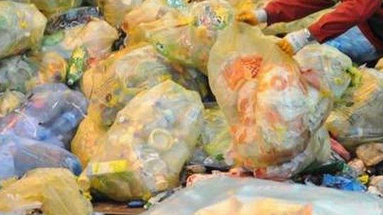 Śmieciowy absurd. Masz zły worek? Dostaniesz surową karę