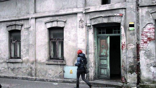 Śmierć w oparach wódki. Trzy ciała znalezione przy ulicy Chmielnej we Włocławku!