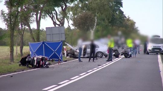 Śmiertelny wypadek koło Lubina. 70-latka wjechała w grupę motocyklistów [wideo]