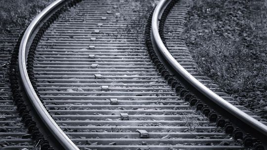 Śmiertelny wypadek na torach. Nie żyje mężczyzna