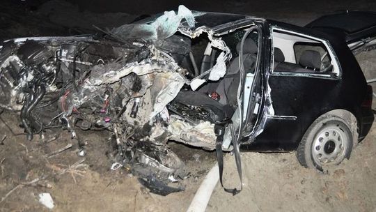 Śmiertelny wypadek w Łążku Ordynackim. Kierowca zmarł po przewiezieniu do szpitala
