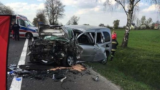 Śmiertelny wypadek w Parafiance. Zginął kierowca peugeota