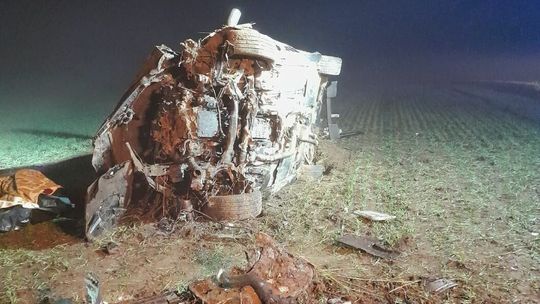 Śmiertelny wypadek w powiecie tomaszowskim. Auto dachowało