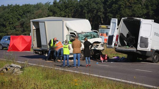 Śmiertelny wypadek w Świdniku. Nie żyje pasażer busa, kilka osób jest rannych