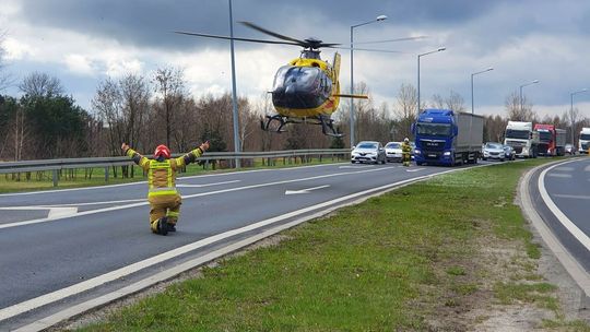 Śmigłowiec lądował na obwodnicy Lubartowa. Cztery osoby w szpitalu
