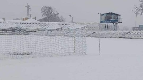Śnieg zasypał boiska, mecze w III i IV lidze odwołane