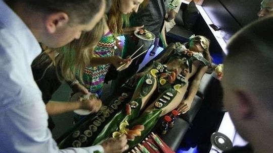 Soho Club & Sushi Rooms: Burleska i body sushi na początek (zdjęcia)