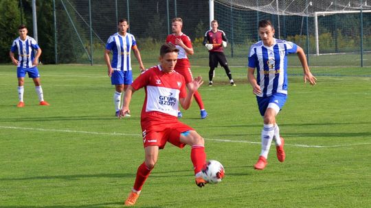Sokół Sieniawa – Wisła Puławy 1:0. Rugby czy piłka nożna?