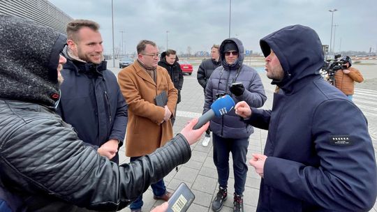 Solidarna Polska bierze się za MOSiR. Komorski: "Mamy spadochroniarza z Gdańska, który udaje, że jest z Lublina"