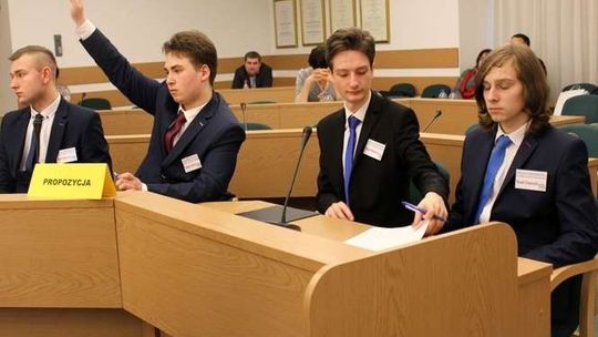 "Sorko, nie wiedziałem, że to taka jazda!". Znamy zwycięzców Turnieju Debat Historycznych