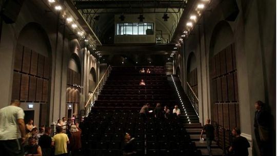 Spacer po odnowionym Centrum Kultury (ZDJĘCIA)