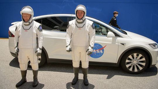 SpaceX wysyła dwóch kosmonautów na Międzynarodową Stację Kosmiczną. Pierwszy taki lot w historii