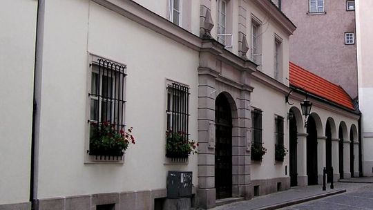 Spadek popularności mieszkań w wielkiej płycie. Zyskują kamienice