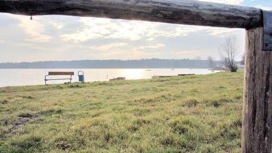 Spadkobiercy byłego właściciela walczą o jezioro Firlej