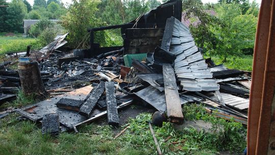 Spalił sąsiadowi wychodek. Jak tłumaczył się policjantom? 