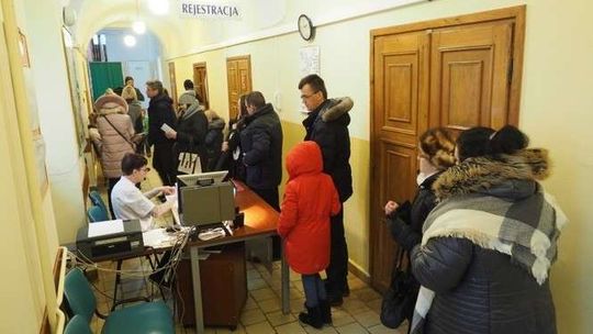 Spędzili święta w kolejce do lekarza. Dużo chorych i awaria systemu