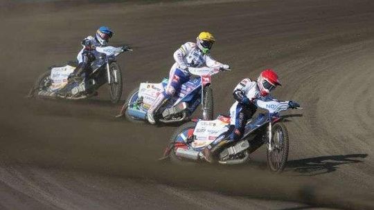 Speed Car Motor juniorami stoi