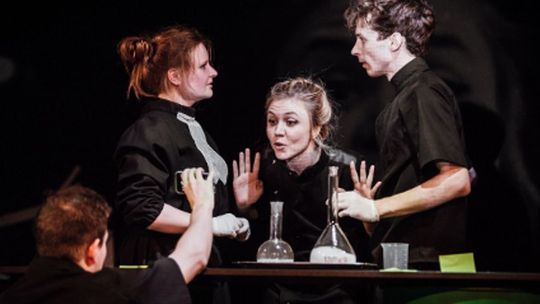 Spektakl "Skłodowska. Radium Girl" w Teatrze Starym