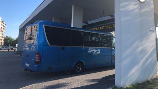 Śpiesz się powoli, ale sikaj w pośpiechu. Bo PKS nie czeka