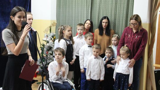 Śpiewają kolędy i zbierają na budowę Centrum Pomocy Osobom z Autyzmem