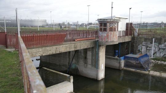 Spółka chce nowego pozwolenia na działalność elektrowni wodnej na Bystrzycy. Okoliczni mieszkańcy boją się zalania