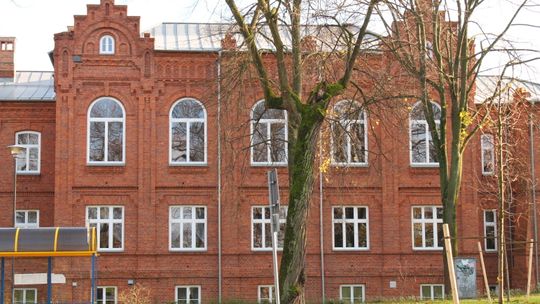 Spór o premie dla urzędników. Wojewoda czeka, powiat nie chce oddać pieniędzy