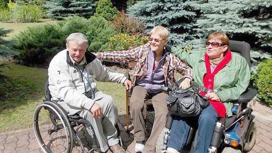 Sportowcy jadą dookoła Polski na wózkach. W niedzielę będą w Łęcznej