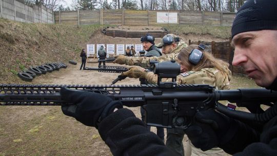 Sportowe inspiracje: Strzelanie bojowe - czyli o szkoleniu Combat Shooting [wideo]