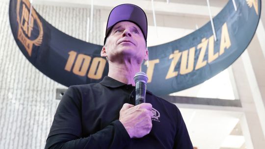 Spotkanie legendy z historią, Hans Nielsen odwiedził wystawę 100 lat żużla