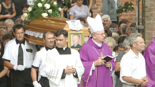 Sprawa o molestowanie ministrantów umorzona