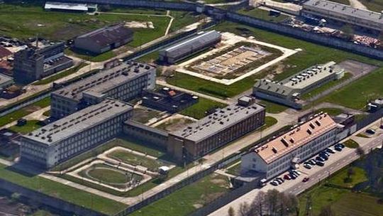 Sprawca strzelaniny popełnił samobójstwo w zakładzie karnym