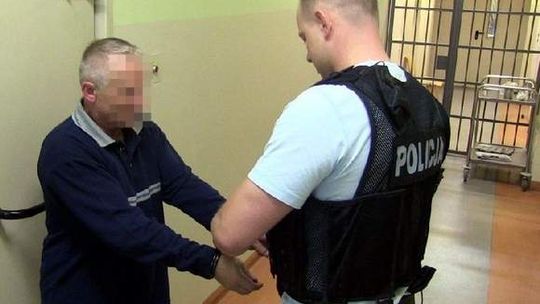 Sprawcy napadu na bank zatrzymani. Łupem cieszyli się godzinę