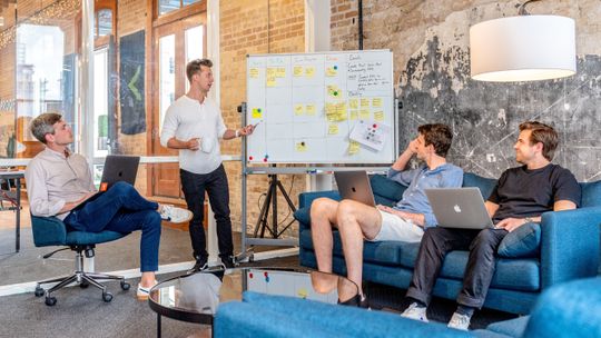 Sprawdzenie wiarygodności firmy – po co oraz jak sprawdzić firmę lub kontrahenta? 