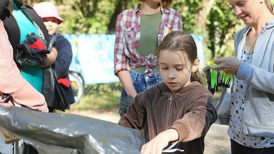 Sprzątanie i czytanie. To się łączy 