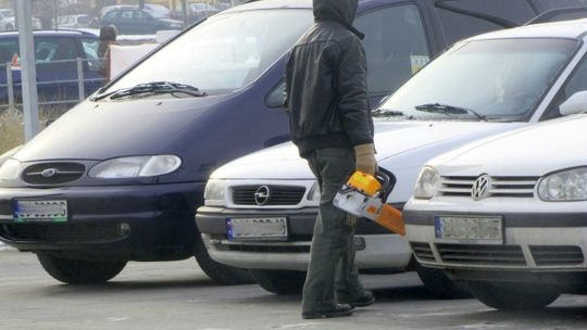 Sprzedają piły przed supermarketami: To podróbki?