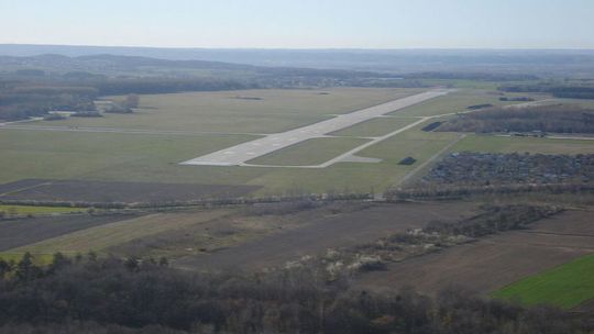Sprzedaż lotniska Gdynia-Kosakowo. Oferta bialskiej firmy musi zostać uzupełniona 
