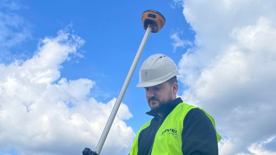 Sprzęt pomiarowy dla geodety vs budowlańca - czym różnią się potrzeby i dobór urządzeń?