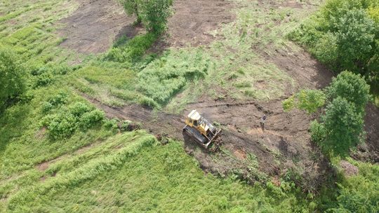 Spychaczem przez przyrodę na górkach czechowskich. Jest na to zgoda?