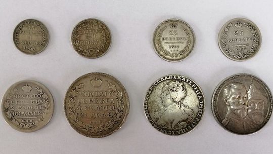 Srebrne dwunominały i unikalny bilon przechwycone na granicy