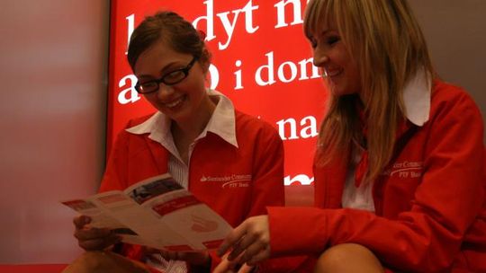 Średnia pensja w banku to 7,4 tys. zł? Zarządy mają ponad 140 tys. zł
