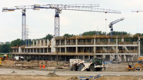 Stadion już budują, ale co z dojazdami