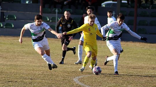 Stal Kraśnik – Granit Bychawa 1:1, zmiana lidera i gol z przewrotki w Krasnymstawie